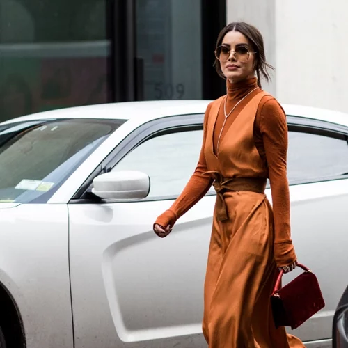 Ζεσταίνεσαι συνέχεια; | Να πως θα ντυθείς φθινοπωρινά χωρίς να ''σκας'' κάθε μέρα