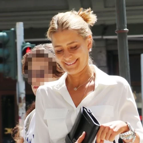 Η Τατιάνα Μπλάτνικ μετά το διαζύγιο | Η τρυφερή αγκαλιά με φόντο την Ακρόπολη & ο ορισμός της ευτυχίας