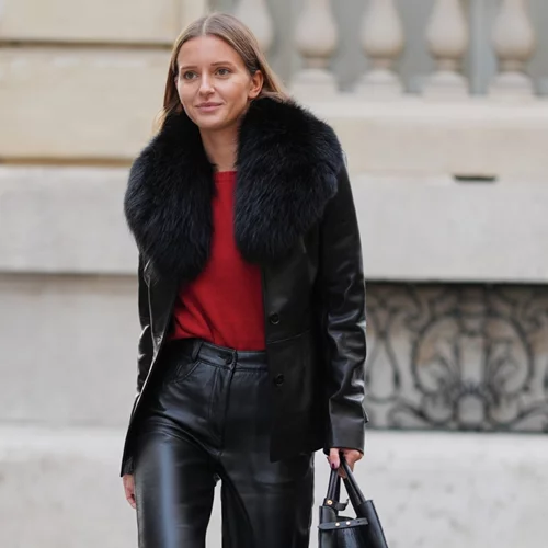 Το δερμάτινο παντελόνι από τη Stradivarius που θα αναβαθμίσει τα χειμερινά looks σου στη στιγμή