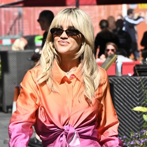 Αυτά είναι τα παπούτσια που θα χρειαστείς στις διακοπές σου | Τα 5 ζευγάρια που θα βάλεις στη βαλίτσα σου