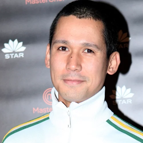 O Σωτήρης Κοντιζάς αλά Sharon Stone | Το σταυροπόδι που θύμισε το "Βασικό Ένστικτο"