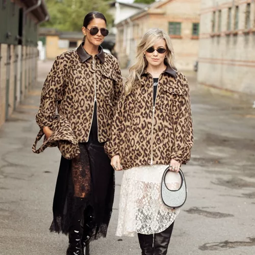 Αυτό είναι το πανωφόρι που διστάζεις να φορέσεις, αλλά λατρεύουν οι fashionistas