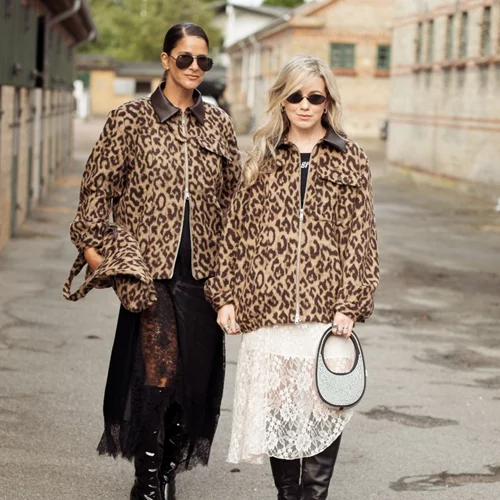 Αυτό είναι το πανωφόρι που διστάζεις να φορέσεις, αλλά λατρεύουν οι fashionistas