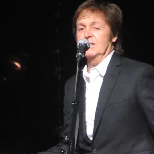 Πέθανε η δημοσιογράφος Maureen Cleave - Έγινε γνωστή για τα άρθρα της για τους Beatles