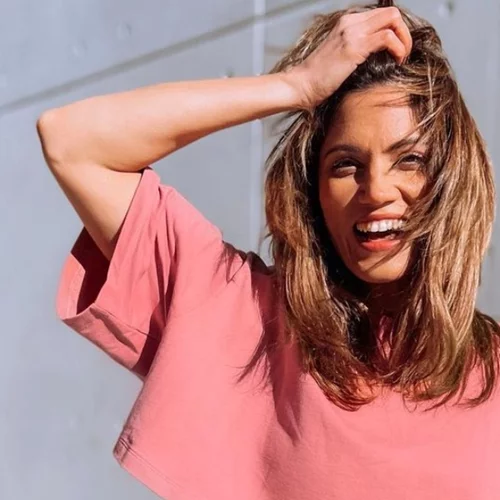 Η Μαίρη Συνατσάκη πιο sexy από ποτέ | Οι φωτογραφίες που δείχνουν τη γυμνασμένη σιλουέτα της