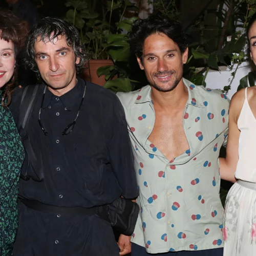 Θρίαμβος για τον "Ορέστη" του Ευριπίδη στην Επίδαυρο - Ανάμεσα στους καλεσμένους η Ιωάννα Τριανταφυλλίδου και η σύζυγος του Άρη Σερβετάλη