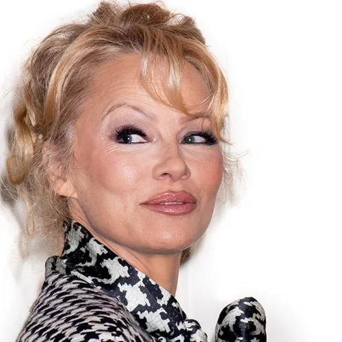 Η Pamela Anderson χωρίς μακιγιάζ σε εκδήλωση για το "νέο κεφάλαιο" της ζωής της