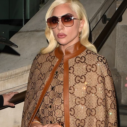 Το πανωφόρι των εορτών | 10 κομψές κάπες που μπορείς να φορέσεις με τα πάντα