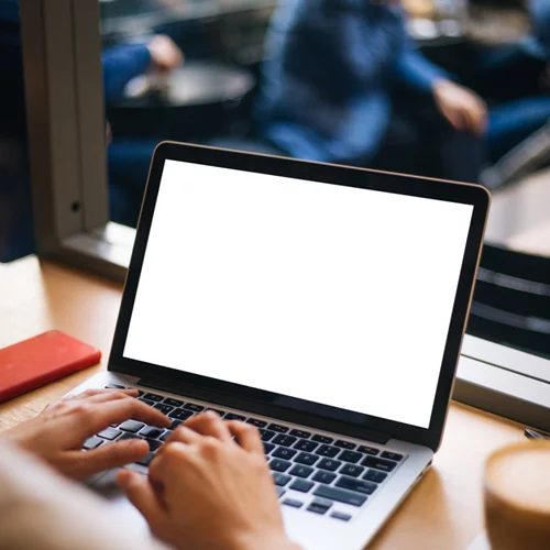 Γλυφάδα | Συνελήφθη γνωστό μοντέλο για διακίνηση κοκαΐνης- Την είχε κρύψει στο τζιπ που οδηγούσε