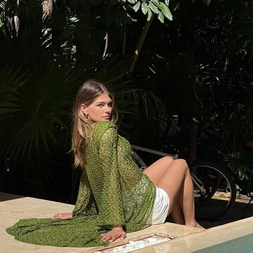 Η Αμαλία Κωστοπούλου φόρεσε το μπικίνι της και έκανε το αγαπημένο της θαλάσσιο σπορ