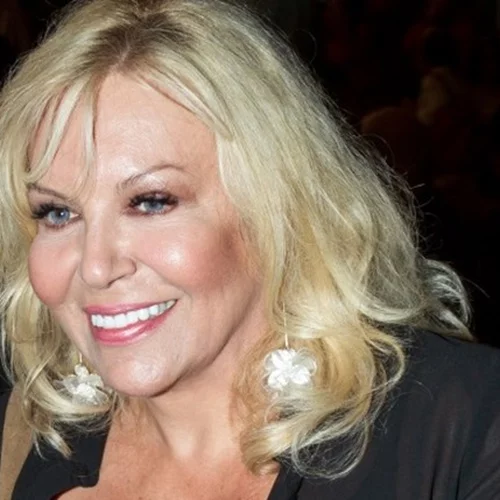 "Σαν Αμερικανίδα σταρ είναι" | Το νέο κούρεμα-μοϊκάνα της Σεμίνας Διγενή που την έκανε άλλο άνθρωπο