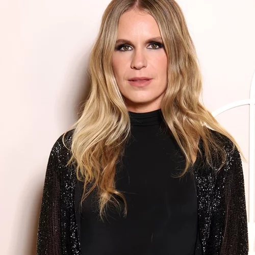 Ευγενία Νιάρχου | Για dinner σε μισελενάτο εστιατόριο της Αθήνας με αγαπημένα της πρόσωπα