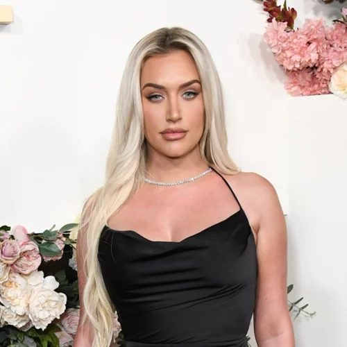 Anastasia Karanikolaou | Τα εκκεντρικά looks της κολλητής της Kylie Jenner στη Μύκονο