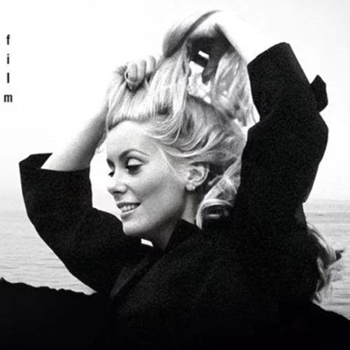 Catherine Deneuve | Η εμβληματική πρωταγωνίστρια εμπνέει το πόστερ του 76ου Φεστιβάλ Καννών