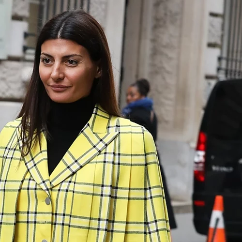 Τα καλύτερα looks με φούστα για γυναίκες άνω των 50