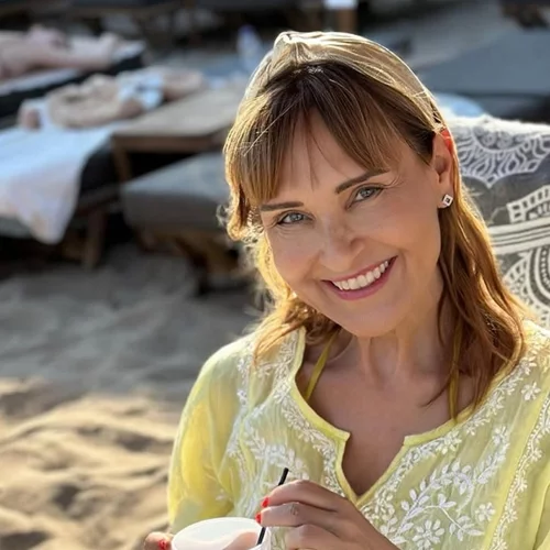 Μάρα Ζαχαρέα | Στιγμές χαλάρωσης με την Τίνα Μεσσαροπούλου σε πολυτελές ξενοδοχείο της Πάρου