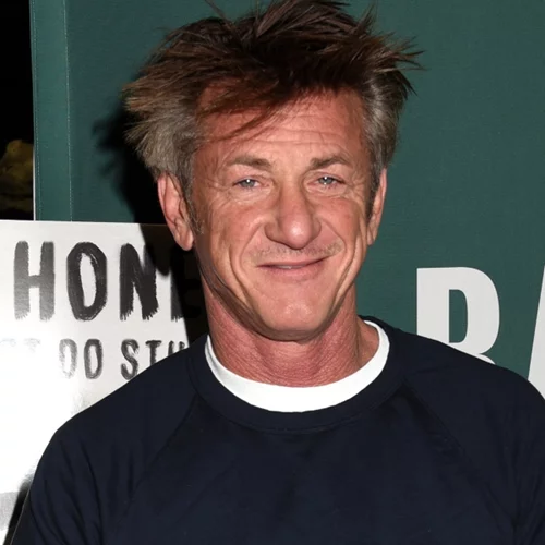 Ο Σον Πεν ζήτησε ο εμβολιασμός κατά της Covid-19 να γίνει υποχρεωτικός