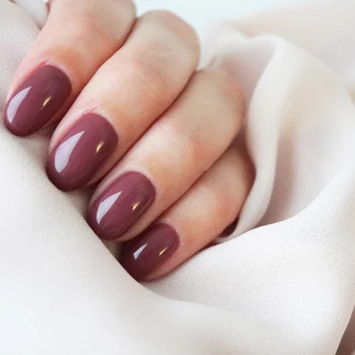 Τα nail salons έκλεισαν κι εσύ θες να ανανεώσεις το μανικιούρ σου; Ξέρουμε πώς θα το κάνεις