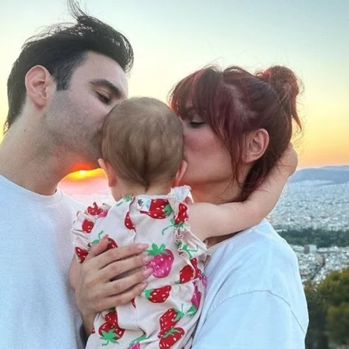 Ο Ίαν Στρατής παίζει ντραμς με την Ολίβια | "Μήπως βιάζομαι;"