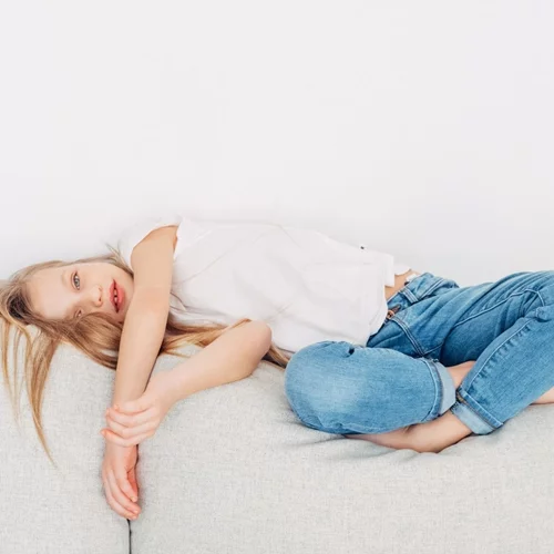 Η γενιά Ζ "βάζει τον εαυτό της τιμωρία"- Τι είναι το νέο trend του "rawdogging boredom";