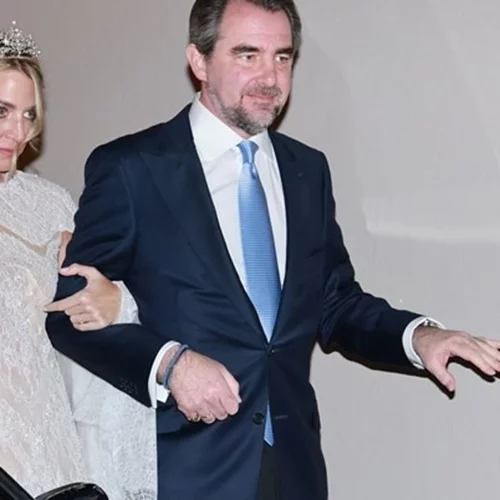 Χρυσή Βαρδινογιάννη - Νικόλαος Ντε Γκρες | Το ιστορικό κτίριο στον Πειραιά που έγινε το γαμήλιο πάρτι τους