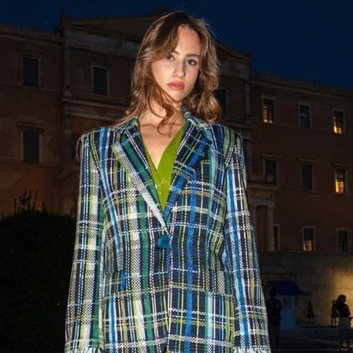 Το Made in Greece σακάκι που θα αναβαθμίσει κάθε φθινοπωρινό outfit