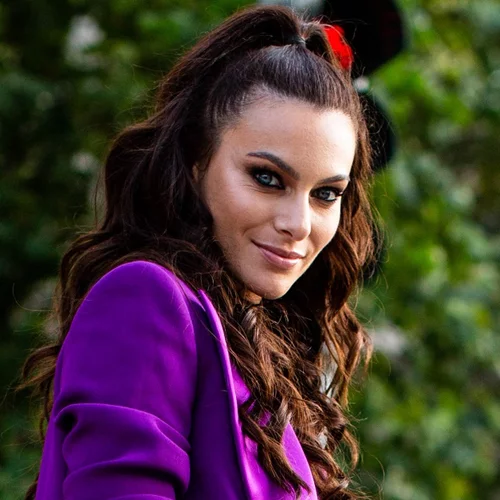 Louis Vuitton Brown | Το καστανό χρώμα μαλλιών που θα αναβαθμίσει την εμφάνισή σου φέτος την άνοιξη