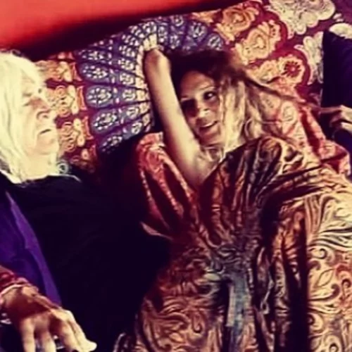 Έλενα Φερεντίνου | Αυτή είναι η τραγουδίστρια εγκυμονούσα σύντροφος του Νίκου Καρβέλα (pics, vid)