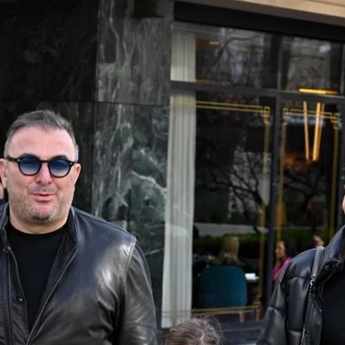 Υβόννη Μπόσνιακ - Αντώνης Ρέμος: | Σπάνιο κλικ από το εσωτερικό του σπιτιού τους