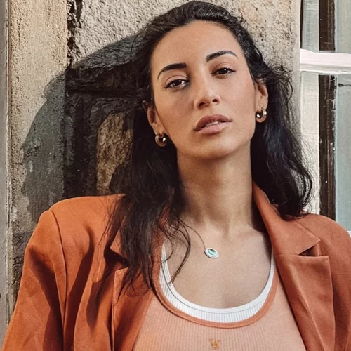 Η Ευγενία Σαμαρά φόρεσε το πιο διάσημο παντελόνι του φθινοπώρου από τη Zara