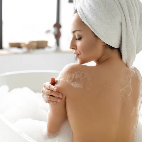 Πώς να αντιμετωπίσεις την ακμή στην πλάτη