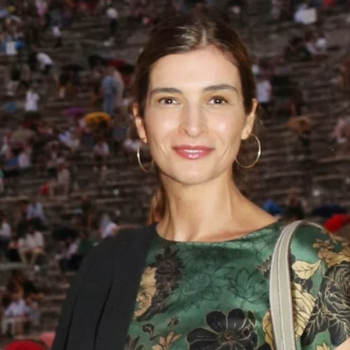 Η Αντιγόνη Κουλουκάκου φόρεσε τα πιο διάσημα μποτάκια της σεζόν