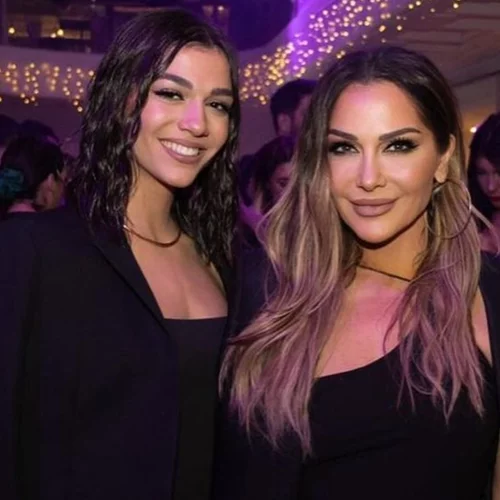 Δέσποινα Βανδή - Μελίνα Νικολαϊδη | Η εντυπωσιακή φωτογραφία μαμάς και κόρης από το βράδυ της Πρωτοχρονιάς