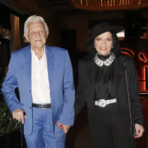 Βαρύ πένθος για τη Ζωζώ Σαπουντζάκη | Πέθανε ο σύντροφός της, Πύρρος Αναγνωστόπουλος