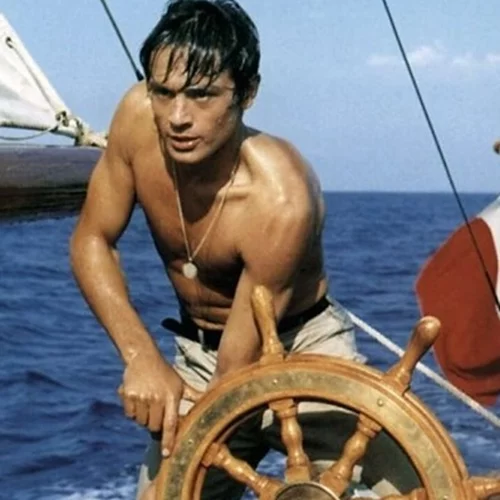 Γυμνοί στον Ήλιο | Η ταινία της ημέρας με πρωταγωνιστή τον Αlain Delon στην πρώτη του κινηματογραφική εμφάνιση