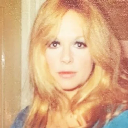 Η άπιαστη Αλίκη | Σκέψεις για την προσωπικότητα που ξέρουν όλοι αλλά ίσως δεν γνώρισε κανείς