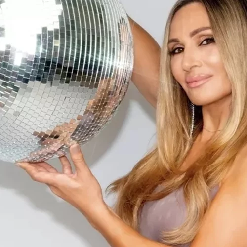 Η Ελένη Πετρουλάκη στο Shape Δεκεμβρίου | "Η ηλικία είναι απλώς ένας αριθμός"