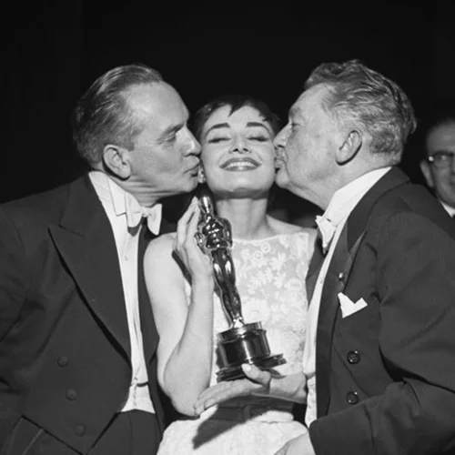 Βραβεία Oscar | Iconic στιγμιότυπα από μία εποχή που οι stars άγγιζαν μυθικά επίπεδα