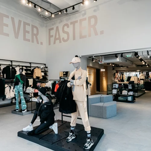 Το νέο κατάστημα της Puma στην Γλυφάδα σε περιμένει να βιώσεις την απόλυτη εμπειρία shopping