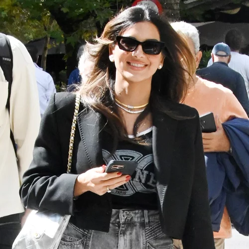 Σταματίνα Τσιμτσιλή | Βόλτα με τέλειο outfit στο κέντρο της Αθήνας