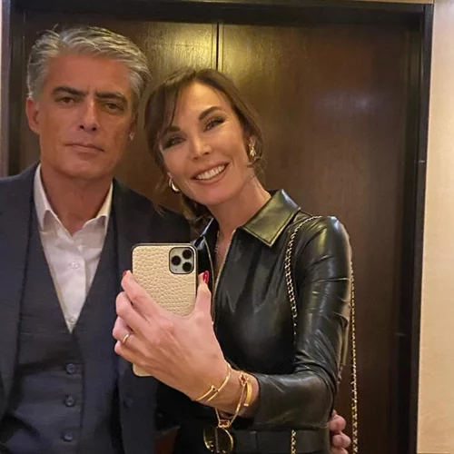 Τατιάνα Στεφανίδου και Νίκος Ευαγγελάτος | Εξόρμηση για δύο με σκάφος στην πανσέληνο - "Μήπως ονειρεύομαι;"