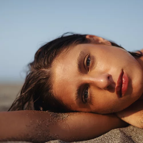 Φάκελος αντιγήρανση | Η καινοτόμος αντηλιακή σειρά που καλύπτει όλες τις ανάγκες της επιδερμίδας