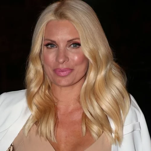 Η Ελένη Μενεγάκη δεν είναι ανήξερη, αλλά μετρ στη διαχείριση του εαυτού της