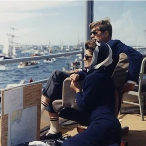 "Τα ταξίδια μου με την Jacqueline Kennedy" το νέο αποκαλυπτικό βιβλίο του σωματοφύλακα της Jackie Kennedy