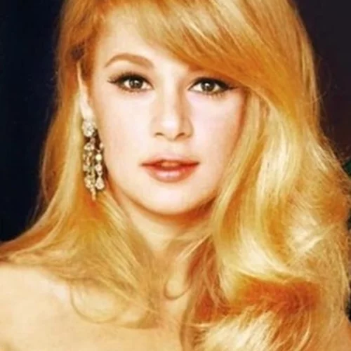 44 χρόνια πριν | Η γυμνόστηθη σκηνή της Αλίκης Βουγιουκλάκη που άφησε ιστορία