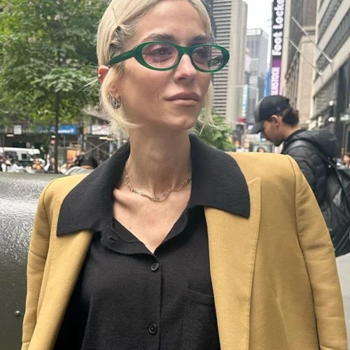 Η Σοφία Καρβέλα με τροφική δηλητηρίαση | Τα τρυφερά στιγμιότυπα με τους γιους της να τη φροντίζουν