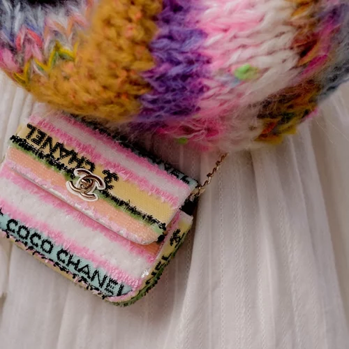 Τα έξυπνα styling hacks που ακολουθούν οι fashionistas για ανανεωμένο στιλ