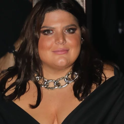 Δανάη Μπάρκα | Σε νυχτερινό κέντρο με τη μητέρα της, Βίκυ Σταυροπούλου