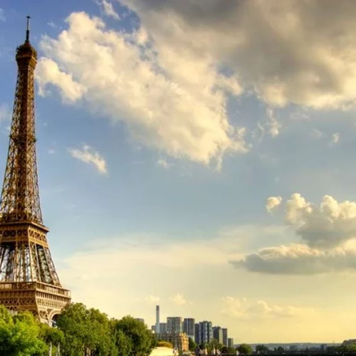 10 μπιζάρ trivia για τον Πύργο του Άιφελ