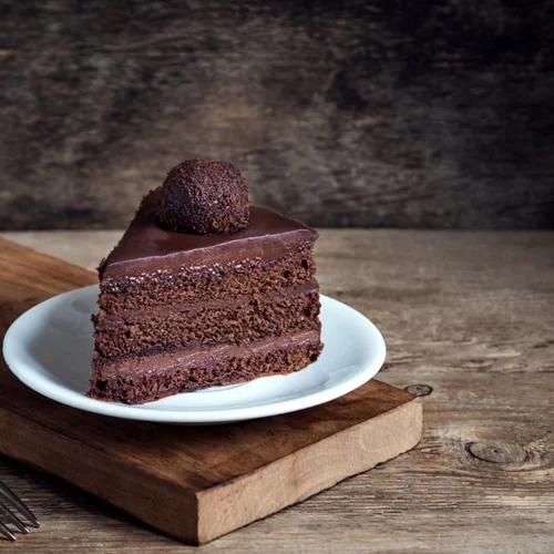 Αυτή είναι η καλύτερη συνταγή για σοκολατόπιτα με φουντούκια και λίγη ζάχαρη - έτοιμη σε 20 λεπτά